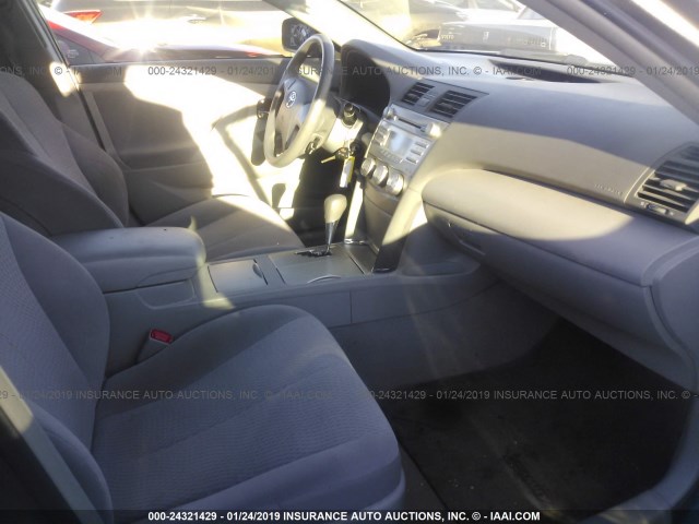 4T4BF3EK3AR062751 - 2010 TOYOTA CAMRY SE/LE/XLE 灰色 照片 5