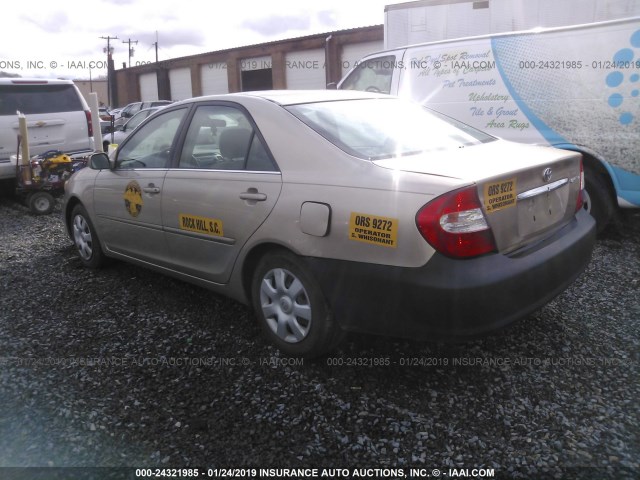 4T1BE32K52U013232 - 2002 TOYOTA CAMRY LE/XLE/SE BEIGE photo 3