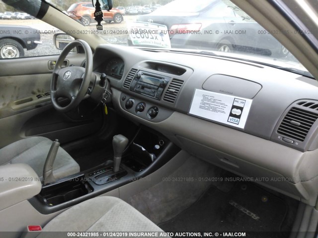 4T1BE32K52U013232 - 2002 TOYOTA CAMRY LE/XLE/SE BEIGE photo 5