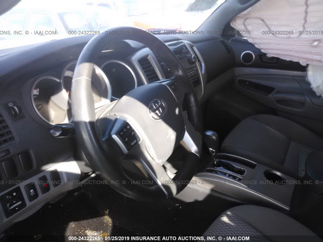 5TFJU4GN4CX027926 - 2012 TOYOTA TACOMA DOUBLE CAB PRERUNNER GRAY photo 5