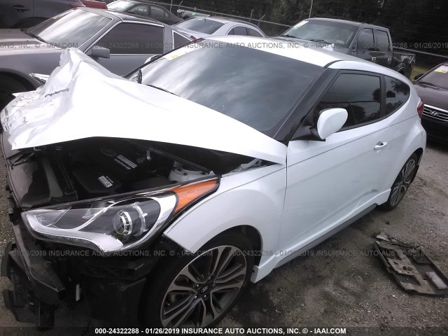 KMHTC6AE0GU279997 - 2016 HYUNDAI VELOSTER TURBO WHITE photo 2