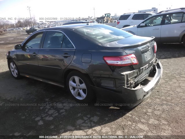 4T1BK3EK4BU618668 - 2011 TOYOTA CAMRY SE/LE/XLE 灰色 照片 3