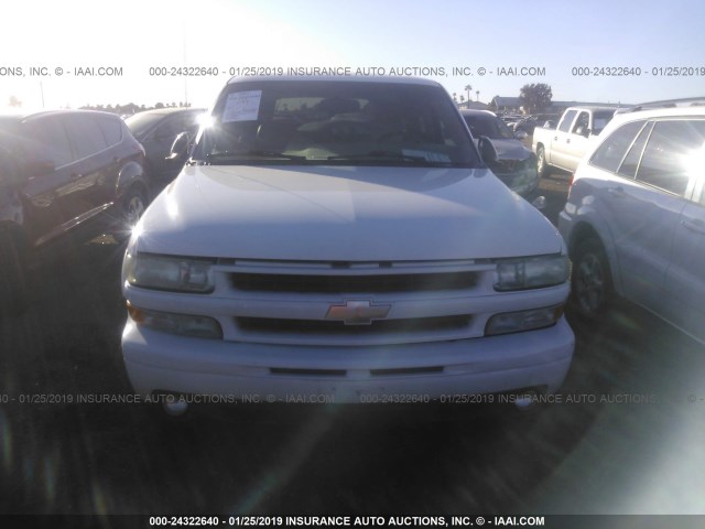 1GNEK13T03R252477 - 2003 CHEVROLET TAHOE K1500 WHITE photo 6