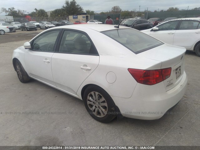 KNAFU4A27D5663481 - 2013 KIA FORTE EX WHITE photo 3