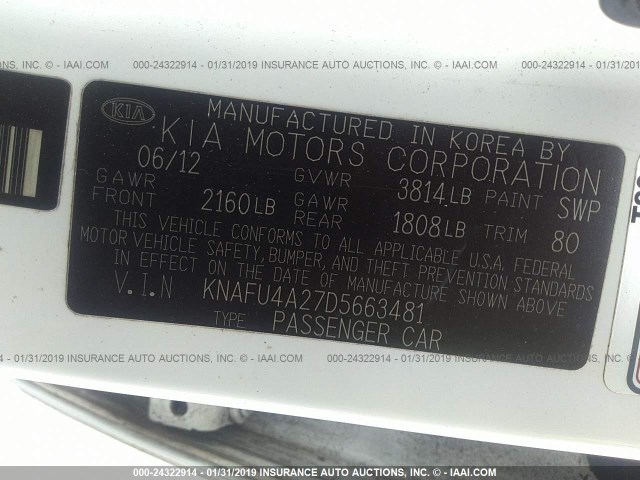 KNAFU4A27D5663481 - 2013 KIA FORTE EX WHITE photo 9