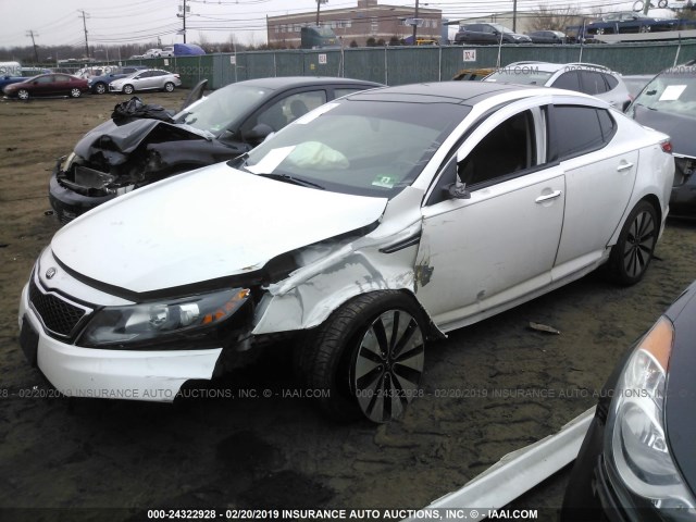 5XXGR4A69CG011158 - 2012 KIA OPTIMA SX WHITE photo 2