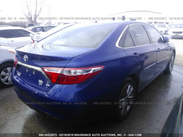 4T1BF1FK1GU571534 - 2016 TOYOTA CAMRY LE/XLE/SE/XSE BLUE photo 4