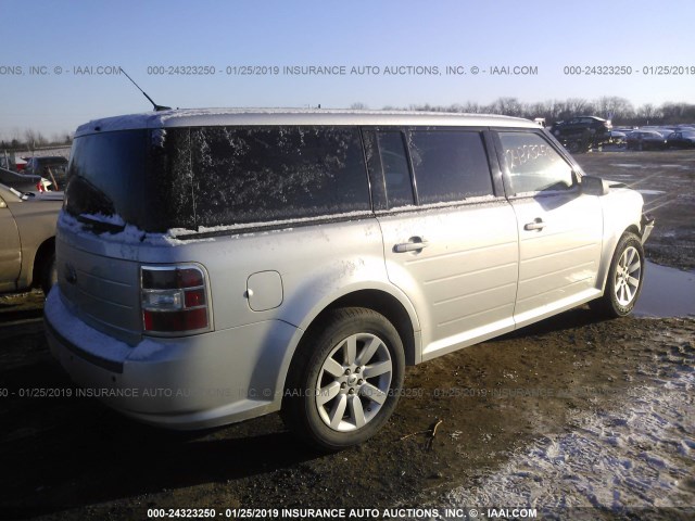 2FMDK51C49BA90472 - 2009 FORD FLEX SE SILVER photo 4