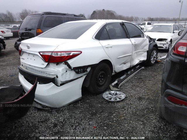 4T1BF1FK5FU022983 - 2015 TOYOTA CAMRY LE/XLE/SE/XSE თეთრი ფოტო 4