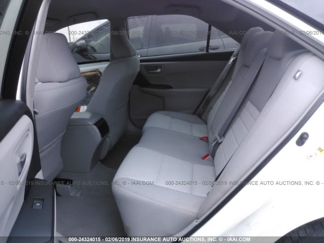 4T1BF1FK5FU022983 - 2015 TOYOTA CAMRY LE/XLE/SE/XSE თეთრი ფოტო 8