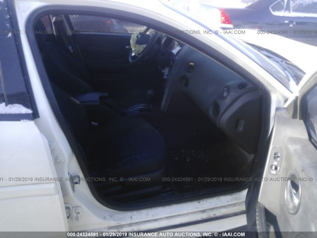 2G2WP552981174134 - 2008 PONTIAC GRAND PRIX WHITE photo 5