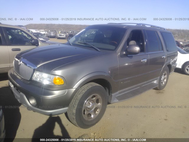 5LMFU28RX2LJ14157 - 2002 LINCOLN NAVIGATOR Шампан түсті фото 2