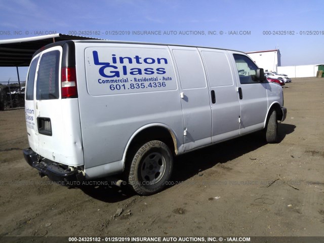 1GCFG15X381191470 - 2008 CHEVROLET EXPRESS G1500  WHITE photo 4