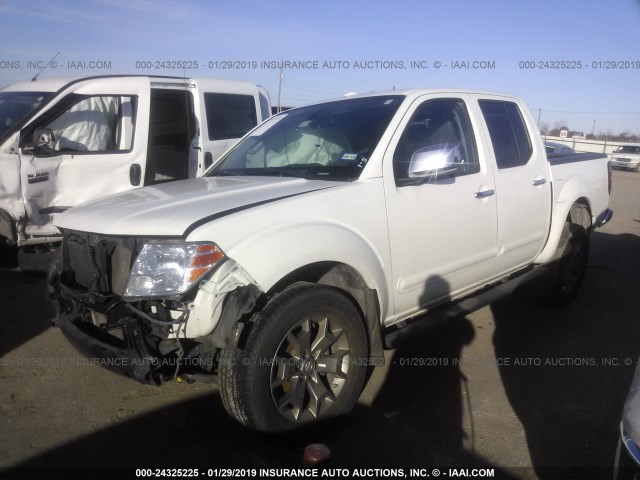 1N6AD0EVXEN705277 - 2014 NISSAN FRONTIER S/SV/SL/PRO-4X WHITE photo 2