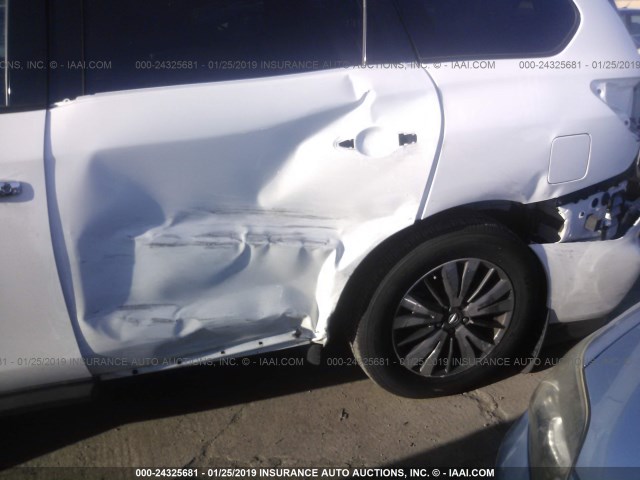 5N1DR2MM3HC676917 - 2017 NISSAN PATHFINDER S/SV/SL/PLATINUM WHITE photo 6