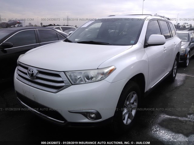 5TDZK3EH3BS036699 - 2011 TOYOTA HIGHLANDER SE WHITE photo 2