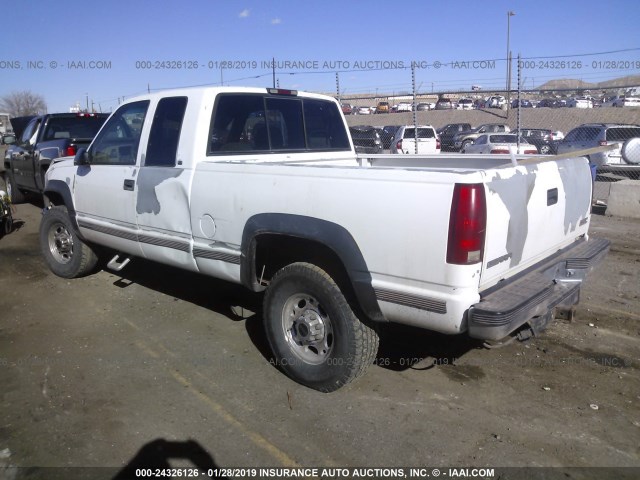 1GTGK29J3YF408713 - 2000 GMC SIERRA K2500 WHITE photo 3