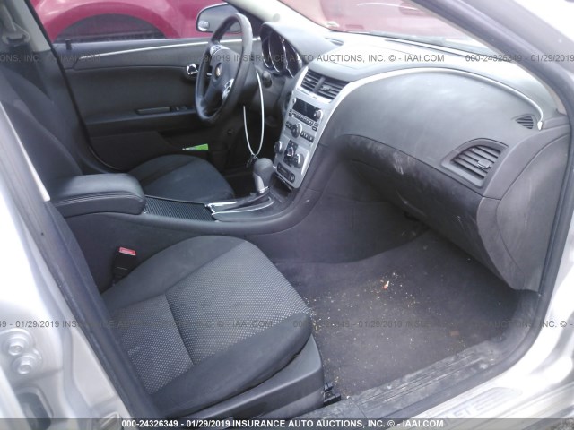 1G1ZC5EU8BF301115 - 2011 CHEVROLET MALIBU 1LT ვერცხლისფერი ფოტო 5