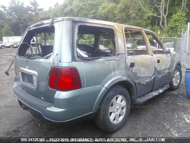 5LMFU28525LJ15661 - 2005 LINCOLN NAVIGATOR Жасыл фото 4