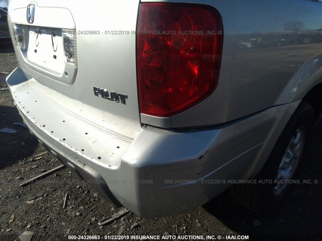 2HKYF18104H592464 - 2004 HONDA PILOT LX SILVER photo 6