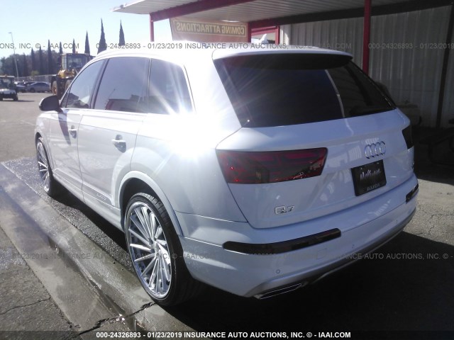 WA1VAAF7XJD022458 - 2018 AUDI Q7 PRESTIGE WHITE photo 3