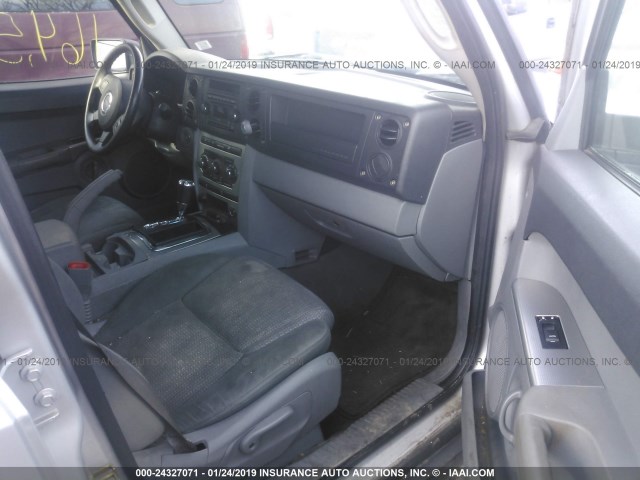 1J8HG48K07C547315 - 2007 JEEP COMMANDER Gümüş foto 5
