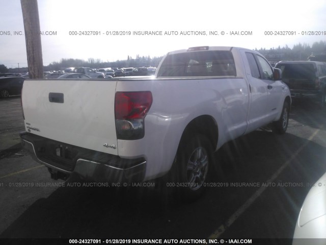 5TFCV54147X003984 - 2007 TOYOTA TUNDRA DOUBLE CAB SR5 WHITE photo 4