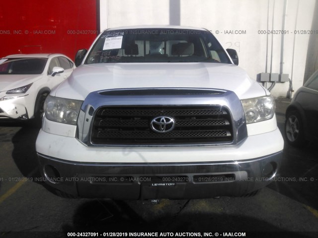 5TFCV54147X003984 - 2007 TOYOTA TUNDRA DOUBLE CAB SR5 WHITE photo 6