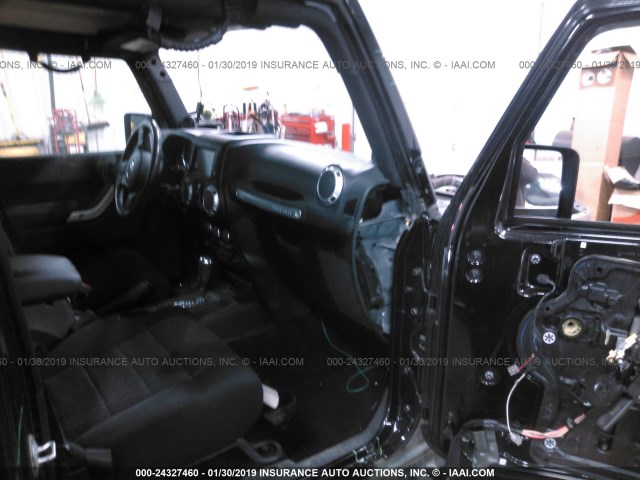 1C4HJWEG1CL209999 - 2012 JEEP WRANGLER UNLIMITE SAHARA BLACK photo 5