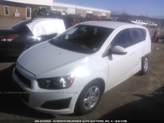 1G1JA6SG2E4110328 - 2014 CHEVROLET SONIC LS WHITE photo 2