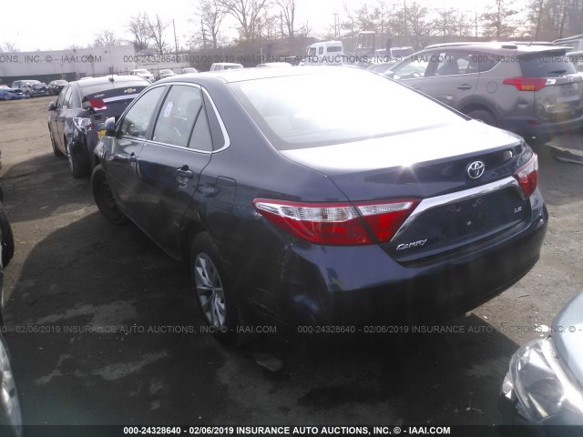 4T4BF1FK5GR539398 - 2016 TOYOTA CAMRY LE/XLE/SE/XSE BLUE photo 3
