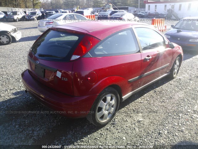 3FAFP31381R116246 - 2001 FORD FOCUS ZX3 RED photo 4