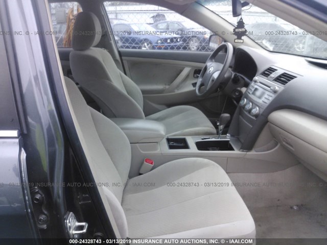 4T1BE46K79U367974 - 2009 TOYOTA CAMRY SE/LE/XLE 灰色 照片 5