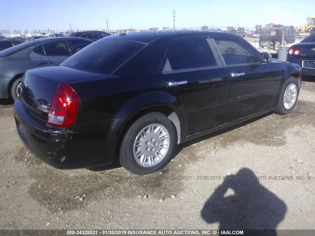 2C3KA43R06H483327 - 2006 CHRYSLER 300 BLACK photo 4