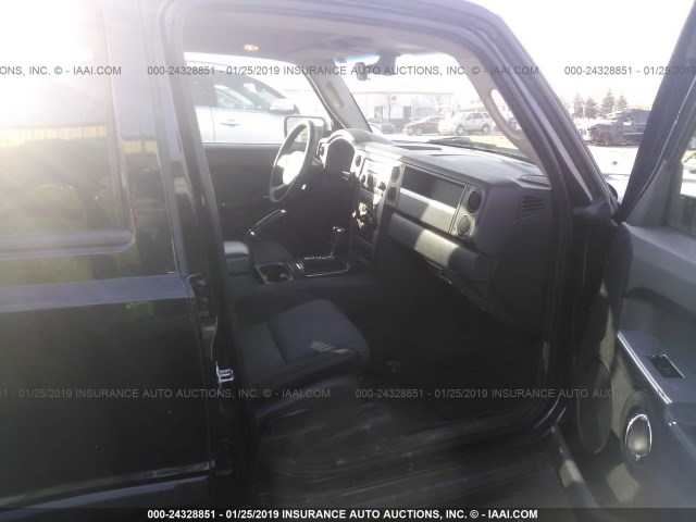 1J8HG48K89C553947 - 2009 JEEP COMMANDER SPORT BLACK photo 5