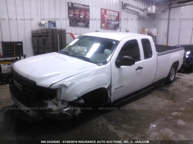 1GTR1TE04DZ286564 - 2013 GMC SIERRA C1500 WHITE photo 2