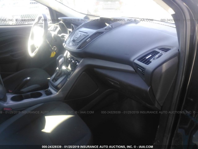 1FMCU0F72DUB52961 - 2013 FORD ESCAPE S BLACK photo 5