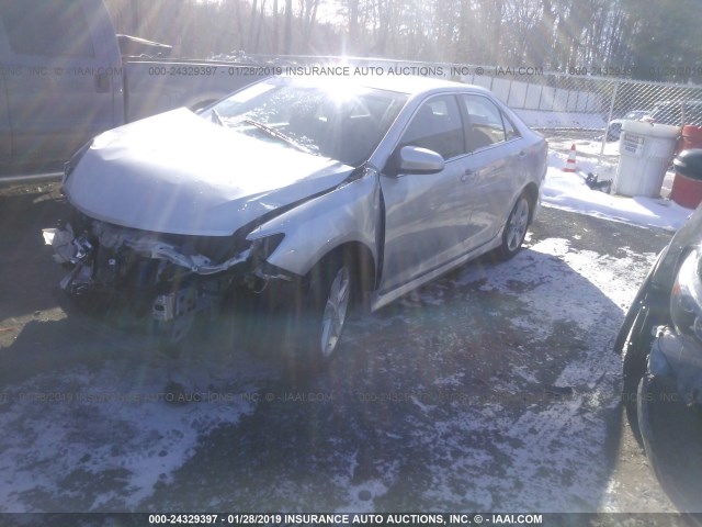 4T1BF1FK4DU230186 - 2013 TOYOTA CAMRY L/SE/LE/XLE 灰色 照片 2