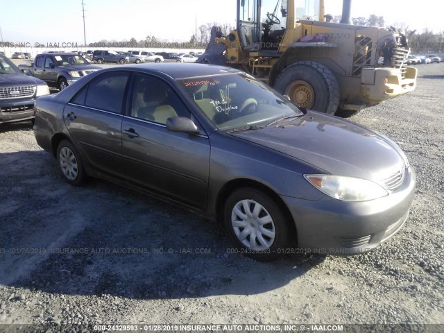 4T1BE32K75U974113 - 2005 TOYOTA CAMRY LE/XLE/SE GRAY photo 1