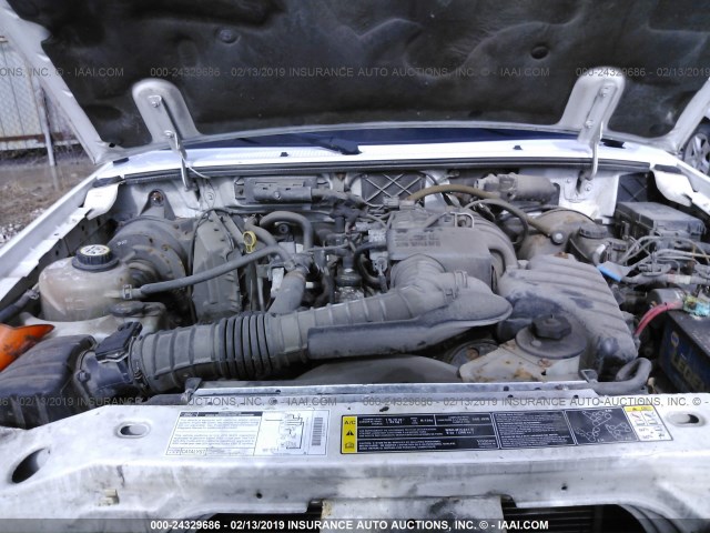 1FTYR10D02TA68656 - 2002 FORD RANGER WHITE photo 10