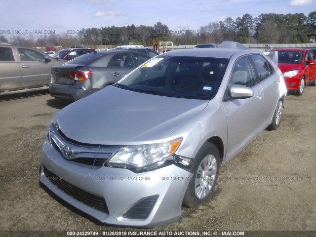 4T1BF1FK4CU174314 - 2012 TOYOTA CAMRY SE/LE/XLE SILVER photo 2