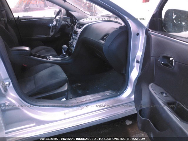 1G1ZC5EU2CF185332 - 2012 CHEVROLET MALIBU 1LT SILVER photo 5