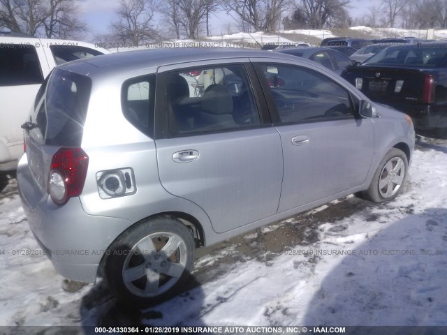 KL1TG66E19B385298 - 2009 CHEVROLET AVEO LT SILVER photo 4