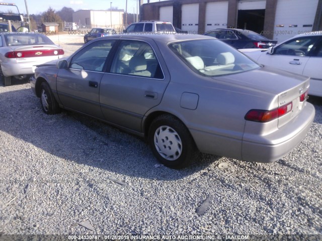 4T1BG22K5WU346198 - 1998 TOYOTA CAMRY CE/LE/XLE GRAY photo 3