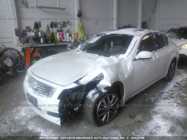 JNKCV61F09M356361 - 2009 INFINITI G37 WHITE photo 2