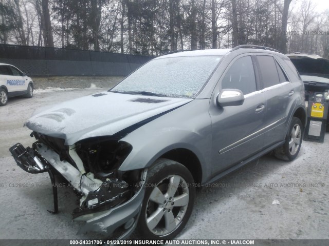 4JGBB8GB6AA546821 - 2010 MERCEDES-BENZ ML 350 4MATIC GRAY photo 2