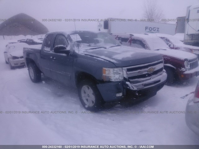 1GCSKSE39AZ135198 - 2010 CHEVROLET SILVERADO K1500 LT BLUE photo 1