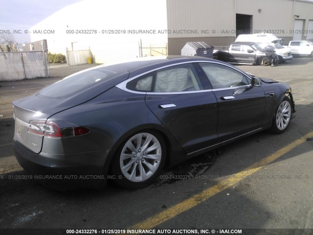 5YJSA1E26JF254501 - 2018 TESLA MODEL S GRAY photo 4