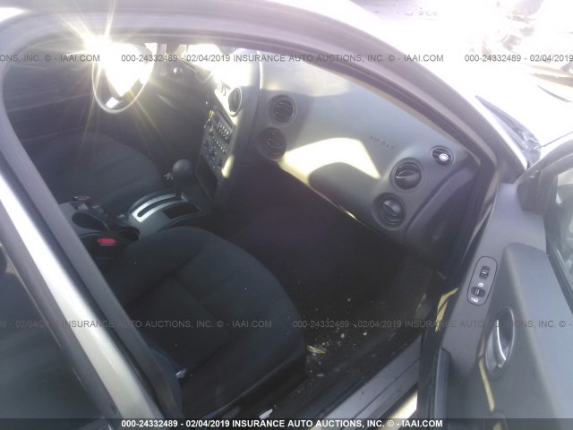 2G2WP552181115689 - 2008 PONTIAC GRAND PRIX SILVER photo 5