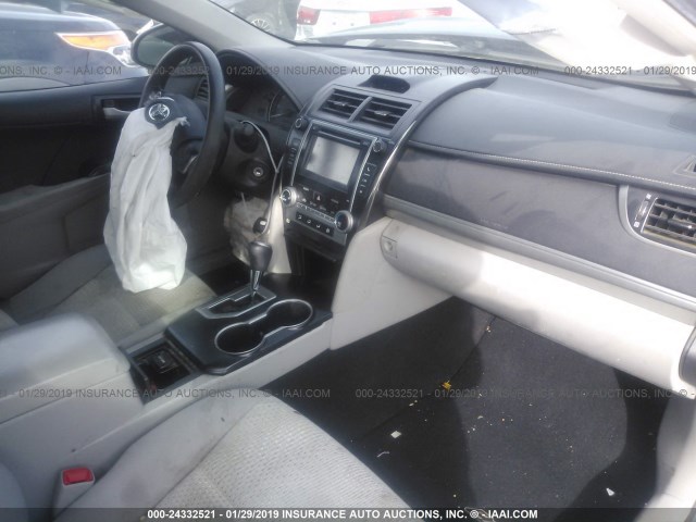 4T4BF1FK4DR306480 - 2013 TOYOTA CAMRY L/SE/LE/XLE 灰色 照片 5